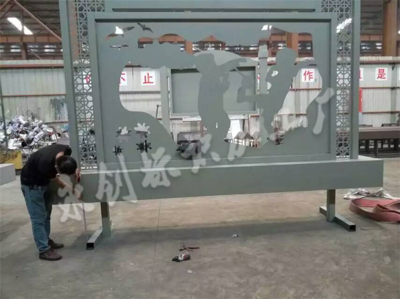 1528188994948037
